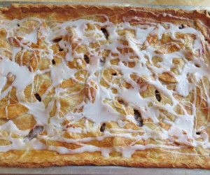 Danish Recipe From Scratch, Apple Bar Recipes, Apple Danish, Apple Square, Apple Pastry, Apple Streusel, Pie Bar Recipes, Apple Pie Bars, Apple Bars