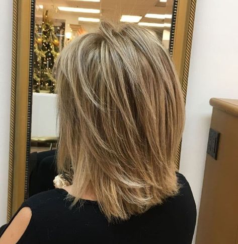 Trendy Haircuts Medium, Medium Layered Haircuts, Shoulder Length Hair Cuts, Brown Blonde Hair, Penteado Cabelo Curto, Mid Length Hair, Ombre Balayage, Long Layered Hair, Medium Hair Cuts