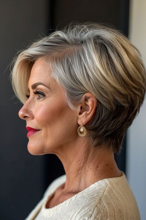 60 Year Old Hairstyles, Kort Bob, Pixie Haircut Ideas, Short Silver Hair, Old Hairstyles, Short Hair Trends, Short Hairstyles For Thick Hair, Edgy Short Hair, Mom Hairstyles