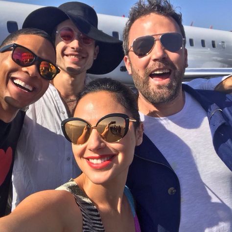 Gal Gadot, Ben Affleck,Ezra Miller and Ray Fisher, 22.07.2017 Gal Gadot Instagram, Justice League Cast, Ray Fisher, Dc Justice League, Snap Selfie, Gal Gadot Wonder Woman, Ezra Miller, Dc Movies, San Diego Comic Con