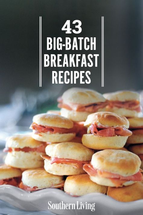 These easy breakfast ideas are ideal for making the night before, so you know your game day morning will go smoothly. #breakfastforacrowd #tailgaterecipe #bigbatchbreakfast #southernliving Breakfast Game Day Snacks, Breakfast Tailgate Food Simple, Football Tailgate Breakfast Food, Late Night Breakfast Party, Early Breakfast Ideas, Tailgate Breakfast Sandwiches, Game Day Breakfast Tailgate, Tailgating Breakfast Food, Recipes For Evening Snacks