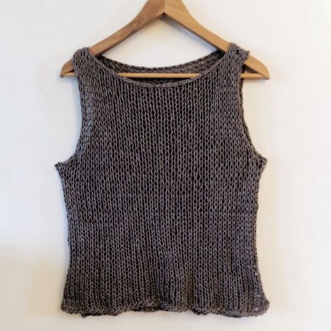 Crochet Tank Tops, Kleidung Diy, Crochet Fashion Patterns, Crochet Tank, Knit Tank, Open Knit, Knit Fashion, Knitted Tank Top, Knitting Inspiration