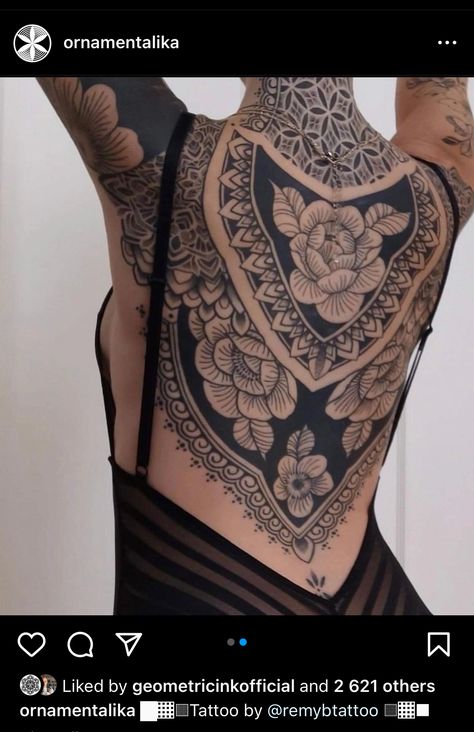 Women Upper Back Tattoo Ideas, Women Backpiece Tattoo, Full Back Tats Women, Women’s Back Full Tattoos, Women’s Upper Back Tattoo, Women's Back Piece Tattoo, Geometric Back Tattoo Women, Symmetrical Spine Tattoo, Bold Back Tattoo