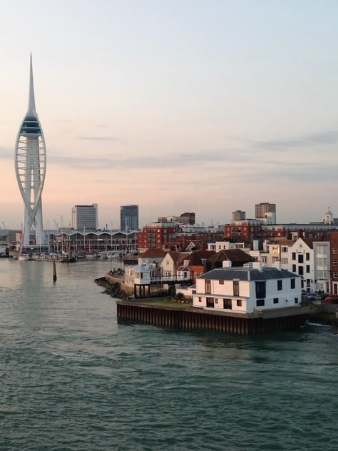 Best Itinerary for a Day Out in Portsmouth | Day Out in England Roadtrip Ideas, Portsmouth Harbour, Portsmouth England, Personal Investigation, Visit Uk, Future World, Escape Rooms, Port City, Visiting England