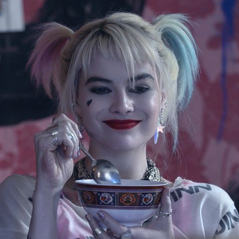 Birds Of Prey, Margot Robbie, Harley Quinn, Birds, Makeup, Hair, Blue, Make Up