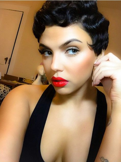 Does this remind anyone else of Betty Boop? She could really pull that look off! Gatsby Hair, Black Curly Wig, Finger Waves, Penteado Cabelo Curto, 짧은 머리, Vintage Short, Red Lipstick, Short Pixie, Latest Hairstyles