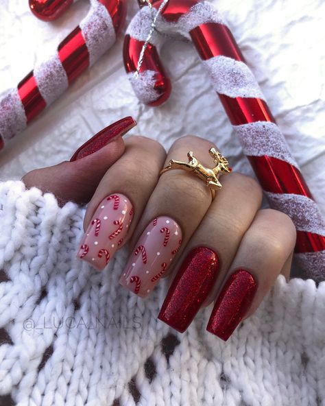 Christmas Hard Gel Nails, Christmas Nails Pink And Red, Chrome Red Nails Christmas, Christmas Nail Designs Square, Red Sparkle Nails, Sparkly Christmas Nails, December Nails, Red Christmas Nails, Nagel Tips