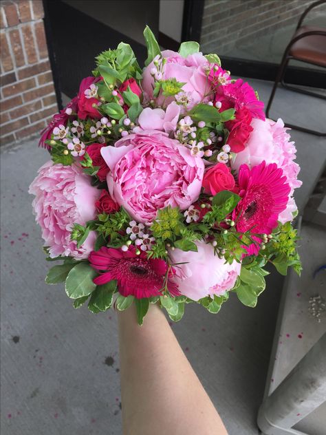 Pink Homecoming Bouquet, Pink Hoco Flowers, Pink Homecoming Flowers, Homecoming Bouquet Ideas Pink, Prom Bouquet Pink Dress, Peony Corsage, Pink Prom Flowers, Prom Flower Bouquet, Diy Prom Bouquet