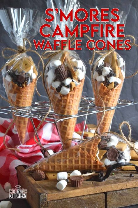 Prepare a bunch of these S'mores Campfire Waffle Cones and wrap them in aluminum foil. Set them onto a grilling rack over the fire for a few minutes and they will be all melty and gooey on the inside, but contained within the cone. No more sticky fingers! Serve the cones with a spoon and enjoy! #campfire #smores #wafflecones #marshmallow S’mores Waffles, Smores Cone, Staging Photos, Campfire Smores, Waffle Cone, Sticky Fingers, Canadian Food, Campfire Food, Waffle Cones