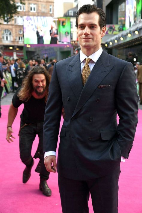 23 Times Jason Momoa Was The Coolest Guy On Instagram | Bored Panda American Actors, Jason Momoa, Henry Cavill, Superman Gifts, Sneak Attack, Sneaks Up, Dc Memes, Meme Template, Aquaman