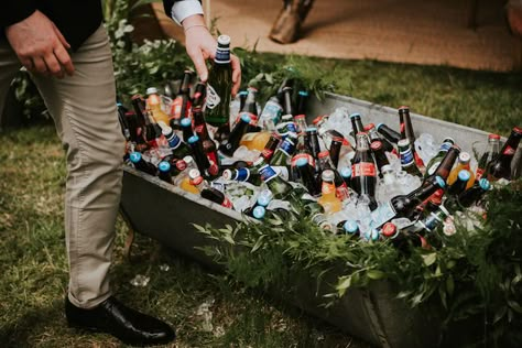 Bath Drinks Wedding, Beer Storage For Wedding, Beer Display Wedding, Beer Bath Wedding, Beer Trough Wedding, Drinks At Wedding Reception, Beer Garden Wedding Receptions, Beer Station Wedding, Beer Boy Wedding