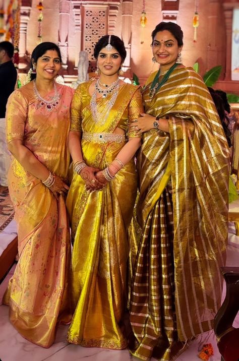 Gold Silk Saree, Saree Color Combinations, Vaddanam Designs, Bridal Sarees South Indian, Bridal Necklace Designs, Saree Jewellery, Indian Bride Outfits, Wedding Saree Collection, Beautiful Casual Dresses