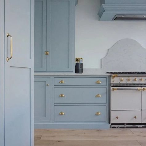 Farrow And Ball Lulworth Blue, Farrow And Ball Blue Gray, Parma Gray, Farrow And Ball Kitchen, Oval Room Blue, Blue Kitchen Cabinets, Paint Color Inspiration, Farrow And Ball Paint, Blue Paint Colors