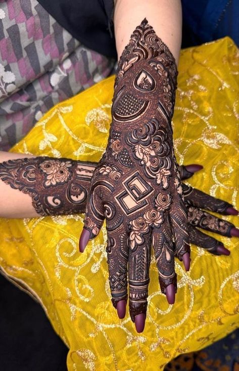 Detailed Mehndi, Kashees Mehndi Designs, Kashees Mehndi, Henna Tattoo Design, Kashee's Mehndi Designs, Tattoos Henna, New Mehndi, Henna Hand, Mehndi Designs Bridal Hands