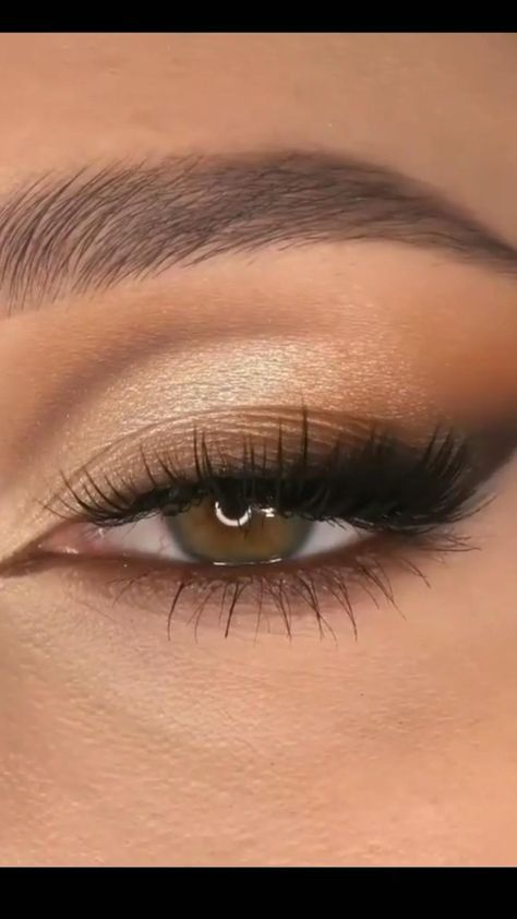 Ivory Blouse Outfit, Make Up Fiesta, Maquillaje Cut Crease, Maquillaje Simple, Maquillage Yeux Cut Crease, Makeup Ojos, Dag Make Up, Elegantes Makeup, Mekap Mata