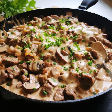 The Best Keto Beef Stroganoff Recipe (Quick & Easy) Keto Stroganoff, Keto Beef Stroganoff, Beef Stroganoff Recipe, Keto Beef, Stroganoff Recipe, Beef Sirloin, Keto Recipe, Beef Stroganoff, Sliced Mushrooms