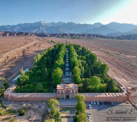 Kerman Iran, Air Mancur, Iranian Architecture, Persian Garden, Persian Architecture, Iran Travel, Anthony Kiedis, Paradise Garden, Ancient Origins