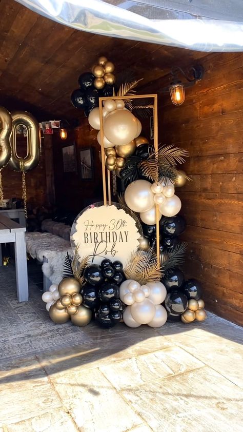 Men Birthday Color Scheme, 50th Birthday Colour Theme, Black And White Birthday Party Decor, All Gold Party Decorations, Formal Birthday Party Themes, Black And Gold Party Backdrops, Upscale Birthday Party Decor, Black Gold And Cream Birthday Party, 50th Birthday Set Up