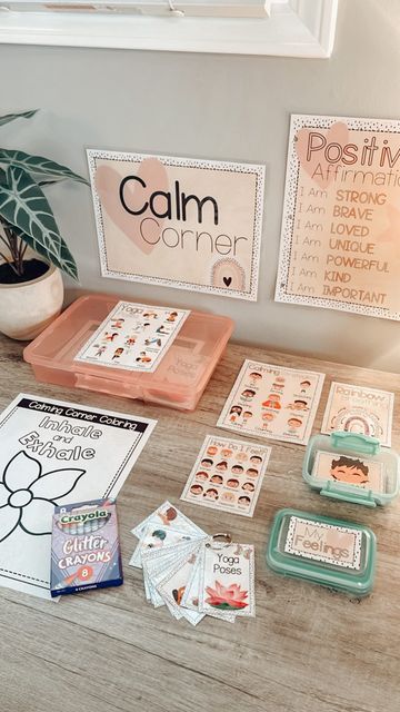 Calm Area Classroom, Calm Down Corner High School, Kindergarten Calming Corner Ideas, Calming Corner Anchor Chart, Elementary Classroom Calming Corner, Calming Corner High School, Calm Kindergarten Classroom, Elementary Wellness Room, Calm Corner In Classroom High School