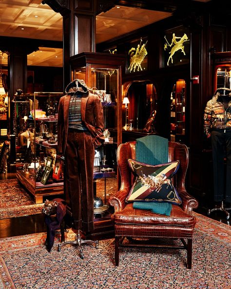 Ralph Lauren Releases Limited Edition Gifts for the Holidays Luxury Clothing Store Design, Walk In Humidor, Ralph Lauren Interior Design, Ralph Lauren Interiors, Ralph Lauren Christmas, Luxury Clothing Store, Lauren Aesthetic, Ralph Lauren Aesthetic, Polo Bar