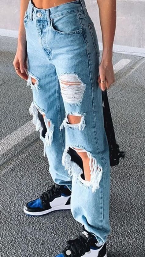 Cute Ripped Jeans, Jeans Online Store, Ripped Jeans Style, Womens Ripped Jeans, Dress Book, Ripped Boyfriend Jeans, Jeans Ripped, Boyfriend Jean, Stylish Dress Book