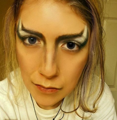 Goblin Makeup, Makeup With Eyeshadow, Jareth The Goblin King, Best Kids Costumes, The Goblin King, Future Costume, Diy Couples Costumes, Halloween Costumes To Make, Eye Makeup Application