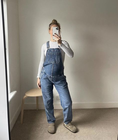 maternity fashion, maternity, maternity outfits, maternity style, maternity outfit, pregnancy style Maternity Jean Overalls, Maternity Cool Outfits, Maternity Overall Dress, Maternity Dungarees Outfit, Maternity Jean Outfits, Maternity Maxi Skirt Outfit, Maternity Fashion 2024, Pregnancy Overall Outfits, Aesthetic Maternity Outfits