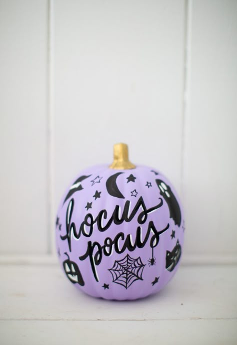 Pumpkin Pai Ting Ideas, Painting For Pumpkins, 2024 Pumpkin Painting, Painted Pumpkins Spider, Cute Girly Pumpkin Painting, Pumpkin Painting White Pumpkins, Paint Pen Pumpkins, Easy Painting Ideas On Pumpkins, Cute Paint Pumpkin Ideas