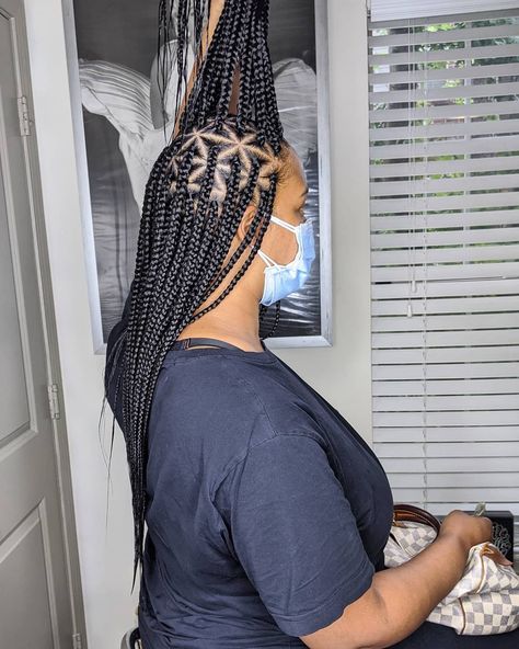 Triangular Knotless Braids, Medium Knotless Braids Triangle Parts, Triangular Braids, Knotless Triangle Braids, Knotless Braids Triangle Parts, Triangle Part Knotless Braids, Triangle Knotless Box Braids, Braids Sizes, Box Braids Sizes