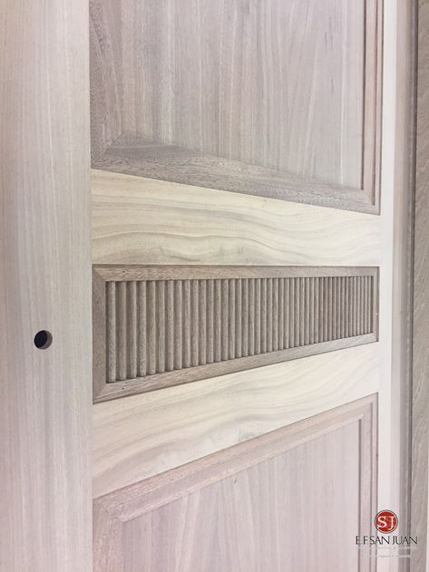 Check out this gorgeous mahogany interior door with a unique, reeded lockrail panel being prepped for delivery to a new home in Naples.  The project has a combination of paint-grade poplar, mahogany and rift sawn white oak doors of this design manufactured by the E. F. San Juan team.  All doors and jambs are prepped in our plant for mortise locks and the paint-grade doors and jambs will all be pre-primed by our team to ensure a high-quality, jobsite-applied finish. Mahogany Interior, Two Panel Doors, Custom Interior Doors, Oak Interior Doors, Interior Door Styles, Sliding Door Design, Doors Interior Modern, Door Design Modern, Door Design Interior