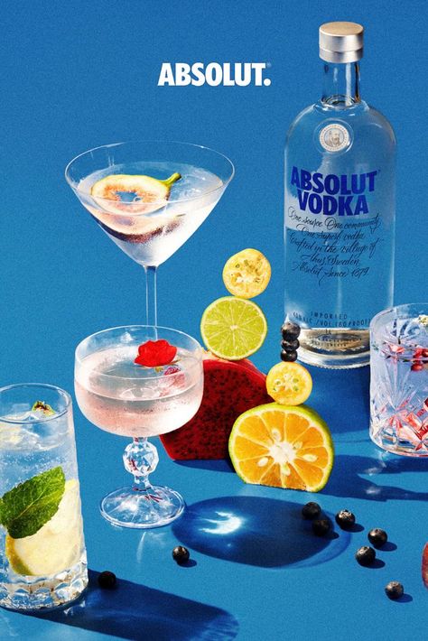 Cocktail Photography, Blue Photography, Absolut Vodka, Still Life Photos, Soju, Creative Ads, Foto Inspiration, Commercial Photography, Menu Design