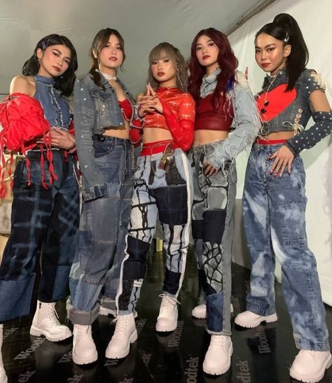 Hip Hop Performance Outfits, Hiphop Costume Ideas, Hip Hop Dance Costume Ideas, Dancer Fits Hiphop, Dance Group Outfits Hip Hop, Dance Competition Outfits Hip Hop, Xg Performance, Hip Hop Dance Outfits Women, Dance Group Outfits