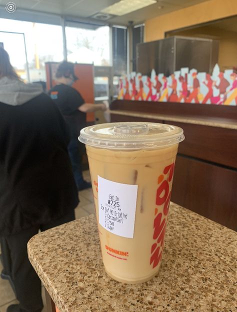 Dunkin Iced Coffee Aesthetic, Dunkin Coffee Aesthetic, Eating Aesthetics, Dunkin Recipes, Dunkin Orders, Dunkin Donuts Iced Coffee Recipe, Dunkin Donuts Iced Coffee Order, Dunkin Donuts Coffee Drinks, Dunkin Drinks