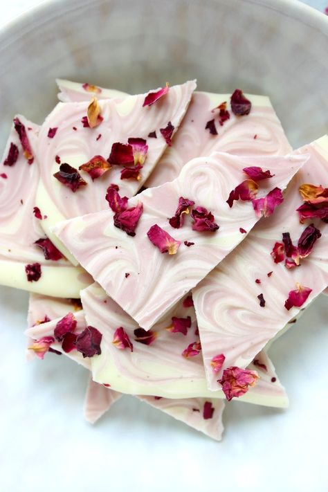 Valentines Chocolate Bark, Chocolate Bark Ideas, Rose Dessert, Maraschino Liqueur, Rose Chocolate, White Chocolate Bark, Chocolate Bark Recipe, White Chocolate Recipes, Cherry Bark