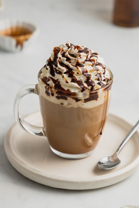 Mocha Coffee Aesthetic, Hot Coffee Recipes, Cafe Mocha Recipe, Frother Recipes, Mocha Cafe, Mocha Latte Recipe, Mocha Recipes, Mocha Drink, Cafe Drinks