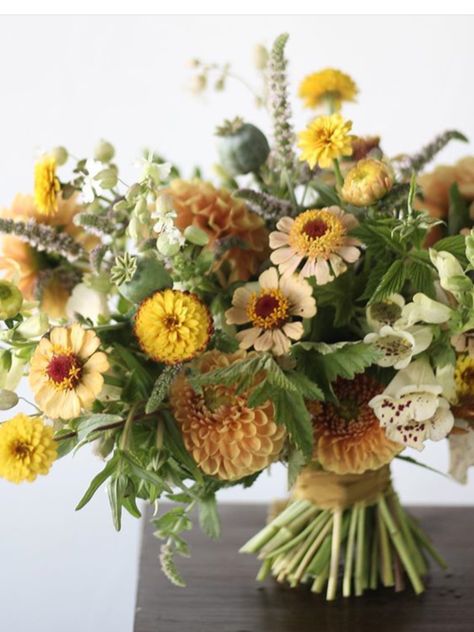 Flower Arrangements With Chamomile, Green And Yellow Floral Arrangements, Golden Rod Bouquet, Yellow Fall Flowers, Yellow Dahlia Bouquet, Fall Wildflower Arrangements, Dried And Fresh Flower Arrangement, Late Summer Floral Arrangements, September Flower Arrangements