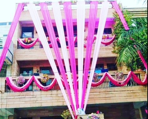 Home Front Decoration For Wedding Indian, Indian Wedding House Decor Outside, Simple Home Wedding Decor, Decoration For Wedding Indian, Shadi Decoration, Mehndi Stage Decor, Haldi Ideas, Wedding Poster Design, Mehndi Stage