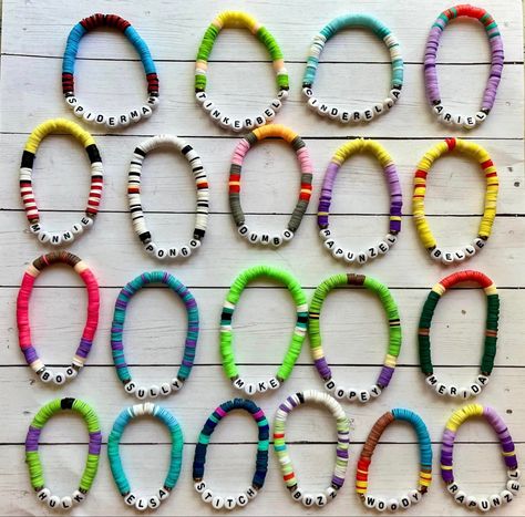 Make Clay Beads, Pony Bead Bracelets, Clay Bead Necklace, Beaded Braclets, Cute Friendship Bracelets, Disney Bracelet, Friendship Bracelets With Beads, Friendship Bracelets Designs, Pulseras Diy