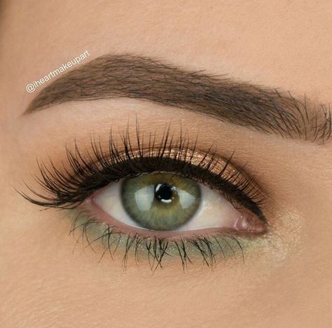 Simple Makeup With Green Dress, Green Eye Shadow Hooded Eyes, Sage Eye Makeup, Eyeshadow Green Eyes, Make Green Eyes Pop, Eyeshadow For Green Eyes, Eye Makeup Images, Under Eye Makeup, Hazel Eye Makeup