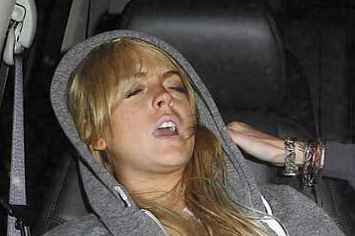 15 Hangover Horror Stories That Will Make You Want To Never Drink Again Lindsay Lohan, A Woman