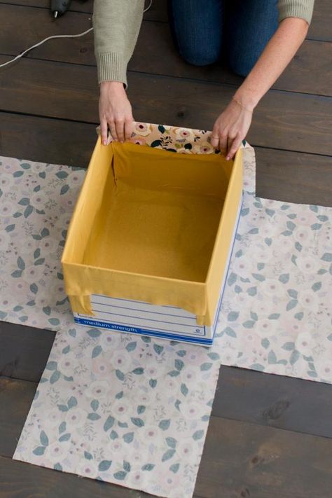 How to Make DIY Fabric-Wrapped Storage Bins | HGTV Diy Karton, Diy Para A Casa, Vika Papper, Carton Diy, Fabric Covered Boxes, Diy Rangement, Diy Storage Boxes, Fabric Storage Boxes, Hemma Diy