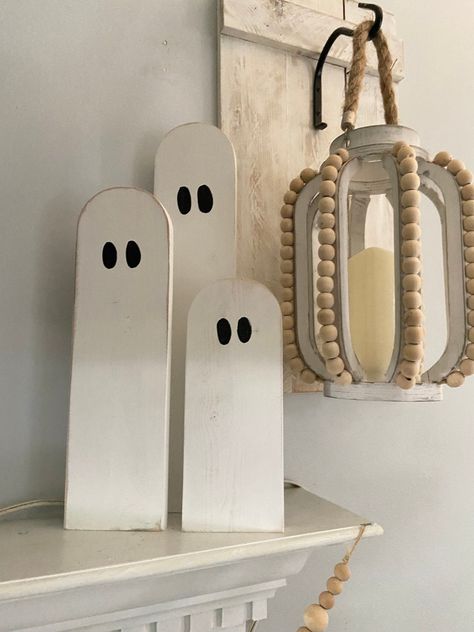 Halloween Decor Set of 3 Wooden Ghosts Halloween Porch Decor Set of 3 Tall Ghosts Halloween Mantel Decor Halloween Decorations - Etsy Super Cheap Halloween Decorations, Fall Ghost Decor, Simple Wood Decor, Ghost Decorations For Halloween Outside, Halloween Shelf Sitters, Fall Crafts Wood, Easy Wooden Crafts To Sell, Fall Holiday Decor, Cute Halloween Porch Decor