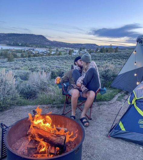 Hiking Relationship Goals, Camping Together Couple, Camping Couples Pictures, Adventure Love Aesthetic, Camping With Girlfriends, Camping Aesthetic Boyfriend, Camping With Partner, Camping With Husband, Camp Love Aesthetic