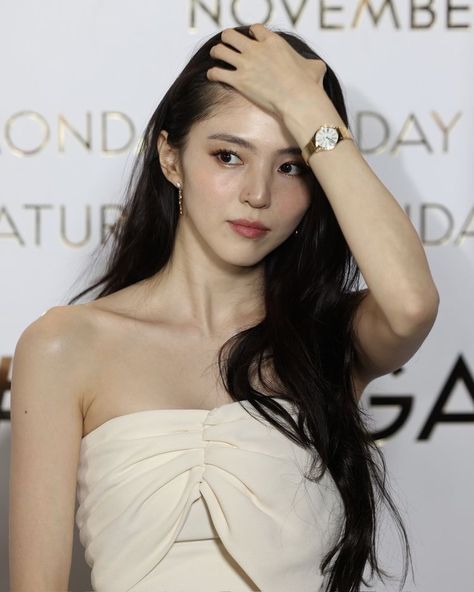 han so hee Han So Hee Makeup, Han Soo Hee, Blonde And Brunette Best Friends, Makeup Looks Everyday, Best Whatsapp Dp, Han So Hee, So Hee, Fancy Video, Korean Actresses