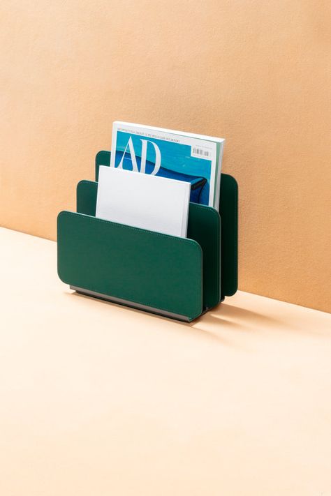 RUDI Tour Aluminium Magazine Holder with Regenerated Leather Inserts – 2JOUR CONCIERGE Retro Desk Accessories, Office Decor Accessories, Desk Accesories, Office Hub, Small Products, Desk Sets, Office Desk Accessories, Luxury Home Accessories, Green Office