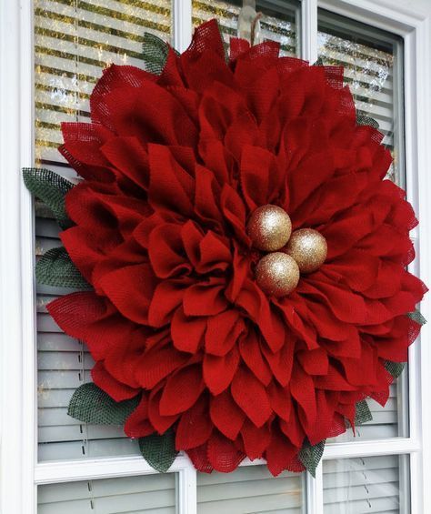 Couronne Diy, Poinsettia Wreath, Christmas Wreaths To Make, Xmas Wreaths, Christmas Wreaths Diy, Wreath Crafts, Christmas Deco, Xmas Crafts, Holiday Wreaths