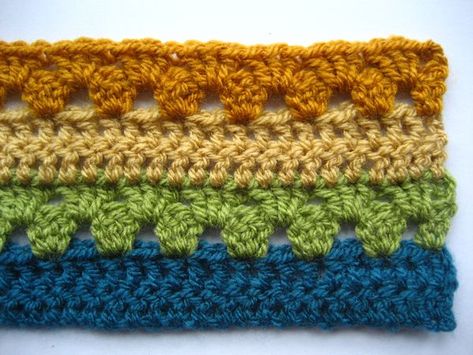 Cosy Strip Blanket Pattern - I think this would make a great pattern for a temperature blanket. Crochet Blanket Rainbow, Striped Crochet Blanket, Stripe Blanket, Crochet Blanket Pattern Easy, Crochet Stitches For Blankets, Crochet Blanket Designs, Crochet Quilt, Striped Blankets, Crochet Stitches For Beginners