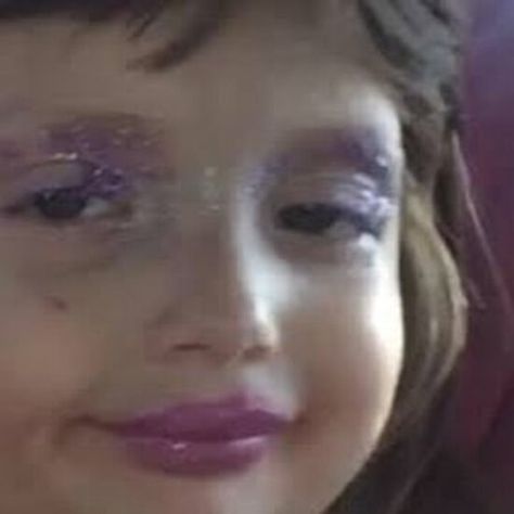 Makeup girl Makeup Memes, Diy Tumblr, Makeup Humor, Purple Makeup, Kids Makeup, Funny Vines, Funny Girl, Meme Stickers, Kid Memes