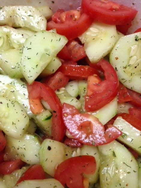 Seasoned Cucumber Slices, No Salt Recipes Meals, Carbless Meals, Dill Seasoning, Cucumber And Tomato Salad, Dill Salad, Cucumber And Tomato, Salt Recipes, Salad Kale