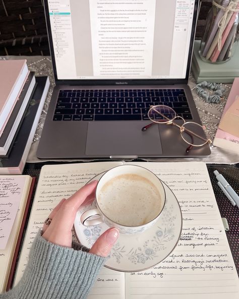 study aesthetic, writers desk, writers aesthetic, school, morning coffee, vintage, soft aesthetic, school prep, book planning, writers and readers Heidi Core Aesthetic, Technical Writer Aesthetic, Writer Aestethic, Romance Writer Aesthetic, Story Writer Aesthetic, Author Instagram Ideas, Write A Book Aesthetic, Famous Author Aesthetic, Female Writer Aesthetic